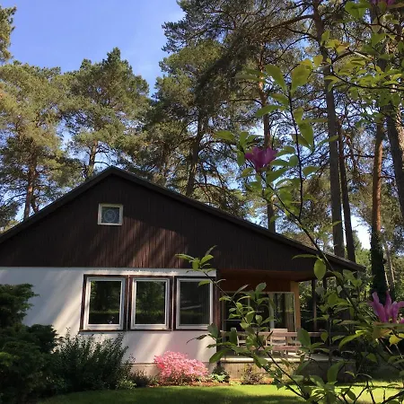 別荘 Komplettes Berlin Gaestehaus In Seenaehe 95qm2 Monteurzimmer ポツダム