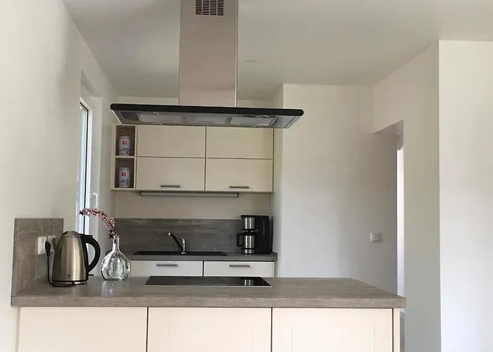 Komplettes Berlin Gaestehaus In Seenaehe 95qm2 Monteurzimmer ポツダム